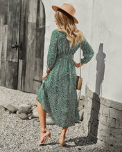 Load image into Gallery viewer, Long Sleeve Flowy Midi Dress
