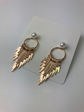 Load image into Gallery viewer, Dangle Drop Gold Earrings
